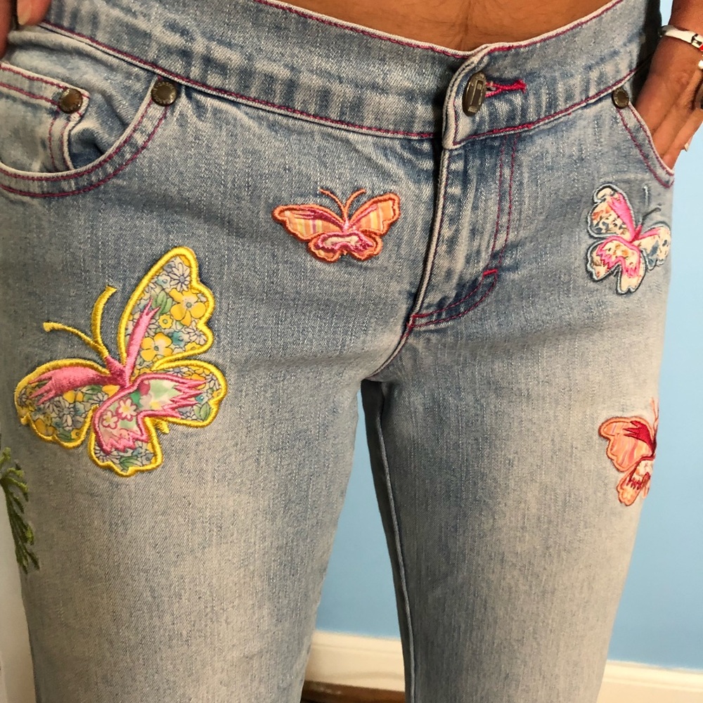 Butterfly patch jeans! - Picture 4 of 4
